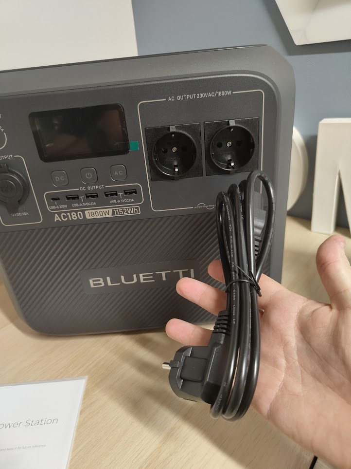 La nouvelle batterie portable BLUETTI AC180, une station électrique  portable et idéale pour recharger tous vos appareils